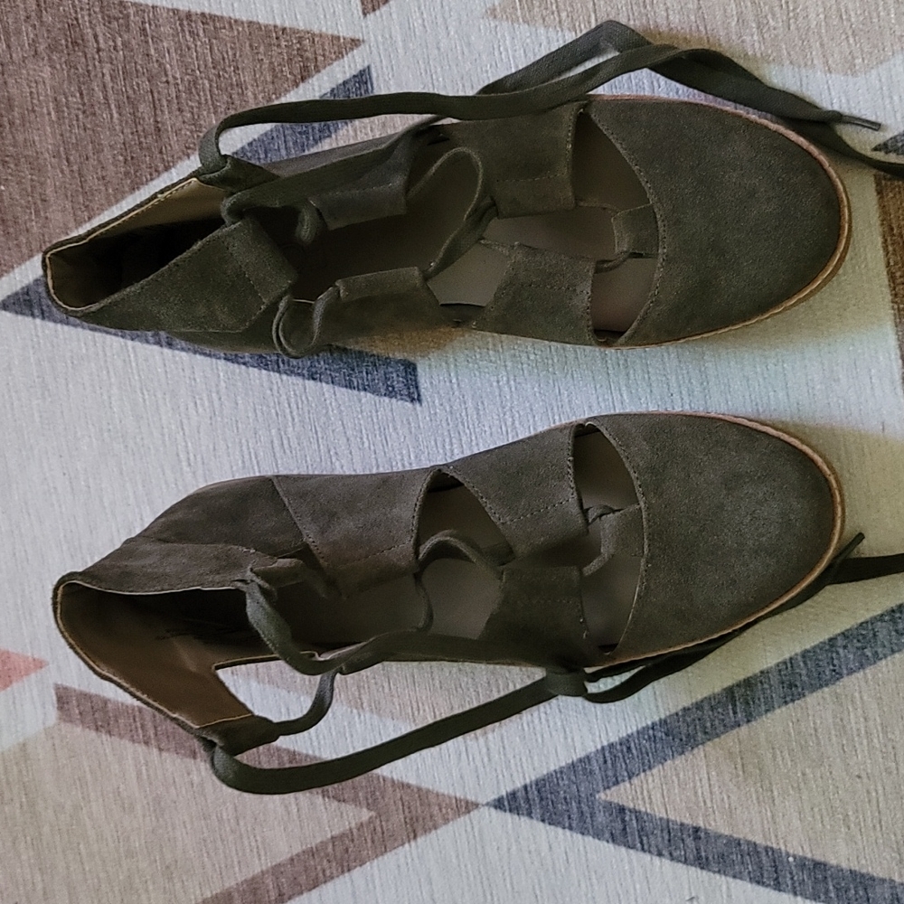 Flatform lace up shoe